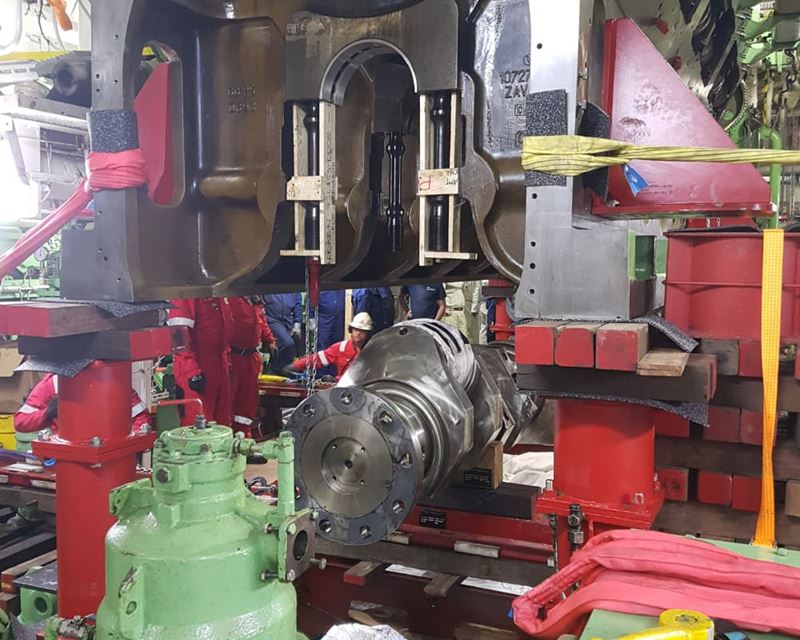 mammoet-ship-engine-replacement-services